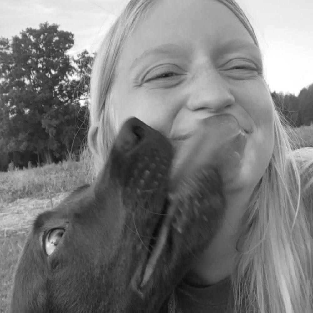 Meet your Posher, Caitlin